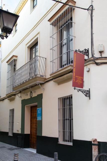 Apartamentos La Casa Del Pozo Santo Sevilla Bagian luar foto